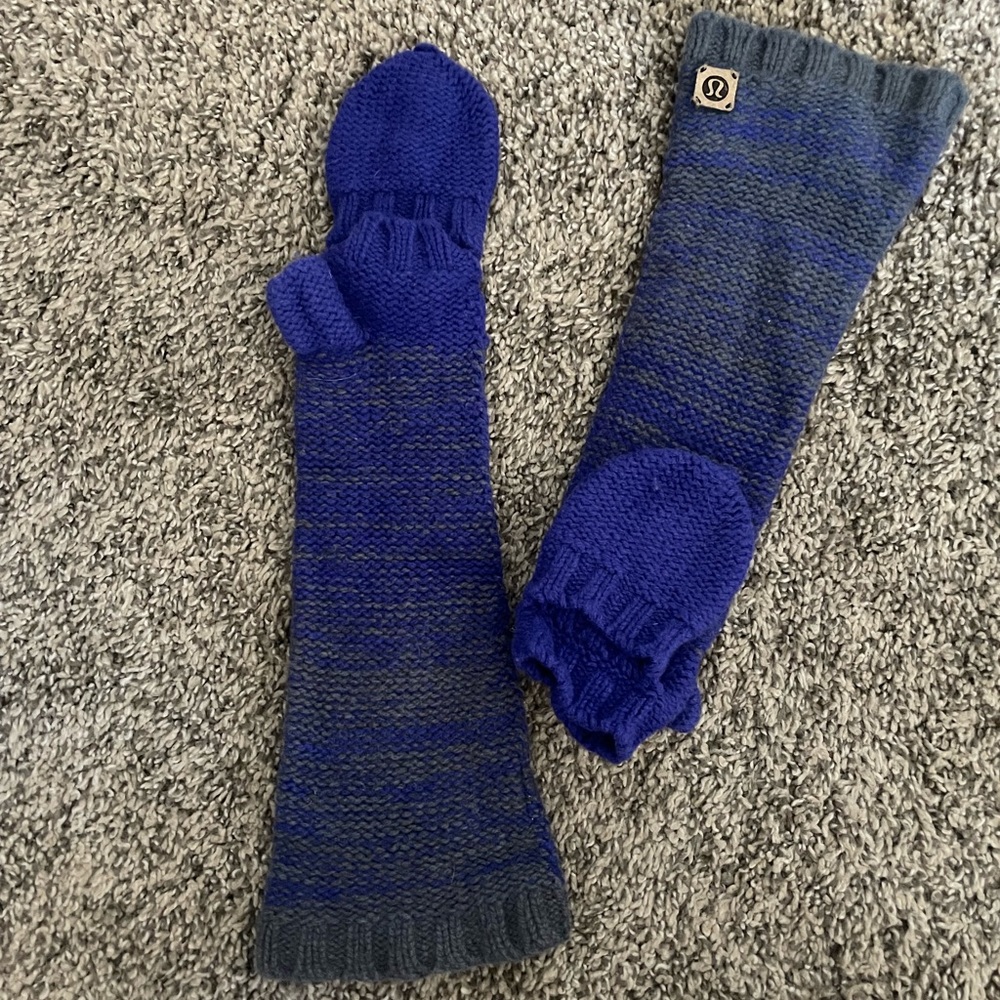 **RARE** Vintage Lululemon 70% Merino Wool Mittens size O/S